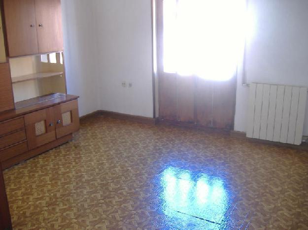 Piso en Venta3 Dormitorios. 97 m2. Se vende piso en Torrelavega. Inmobisal.