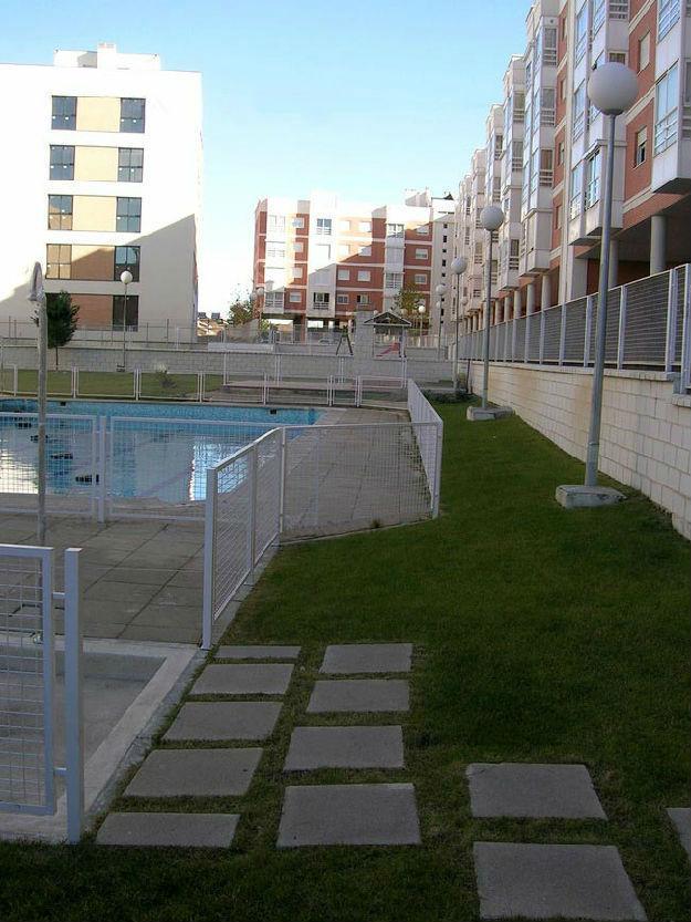 Apartamento amueblado parking,piscina, padel