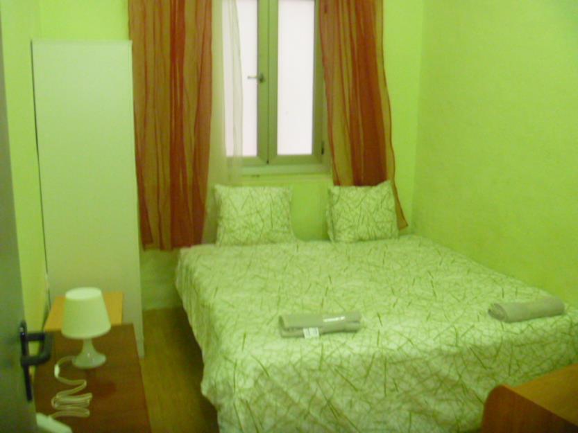 3 Habitaciones Dobles Disponibles / 3 Double Rooms Available