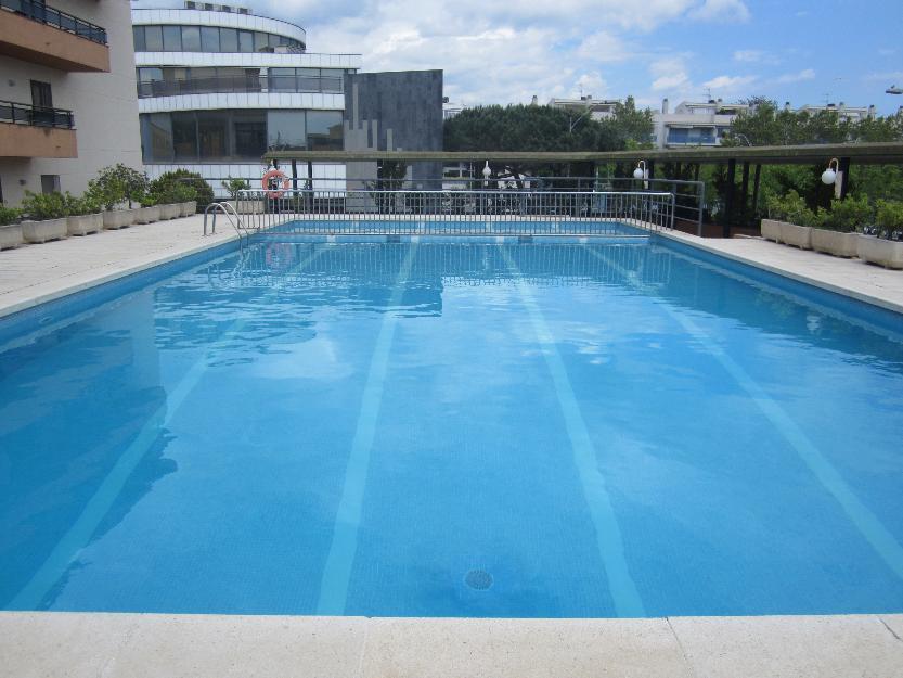 Alquilar apartamento en Playa de Aro, centro con piscina, ascensor y equipado