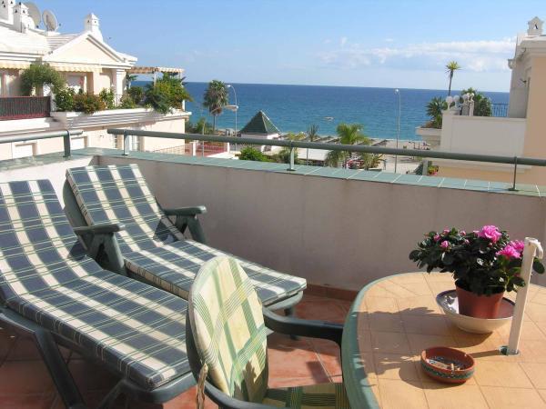 Burriana Beach apartment, Nerja with wonderful sea views