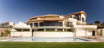 Luxury Holiday Villa El Cano
