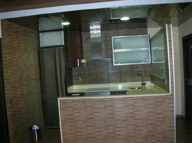 Piso en Venta3 Dormitorios. 65 m2. PISO DE 2 HAB. TOTALMENTE REFORMADO !!!. Asesoria Inmobiliaria Araico.