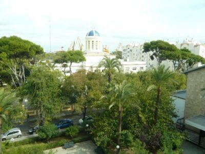 Alquiler en Cádiz de magnífica plaza de garaje