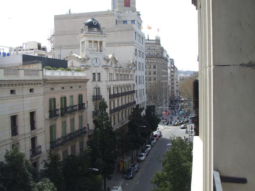 Se alquilan dos habitaciones dobles, a estudiantes en Barcelona centro.