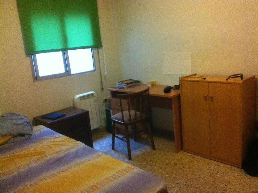 Alquilo habitacion doble/individual-double/single room for rent perfect for students