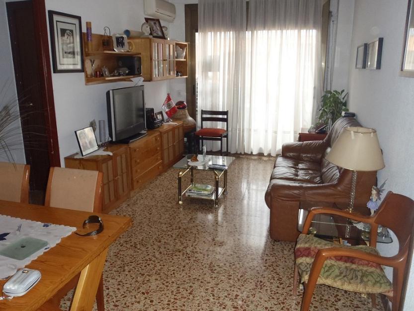 ofrezco una habitación individual 270 euros disponible desde hoy