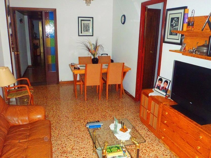 ofrezco una habitación individual 270 euros disponible desde hoy