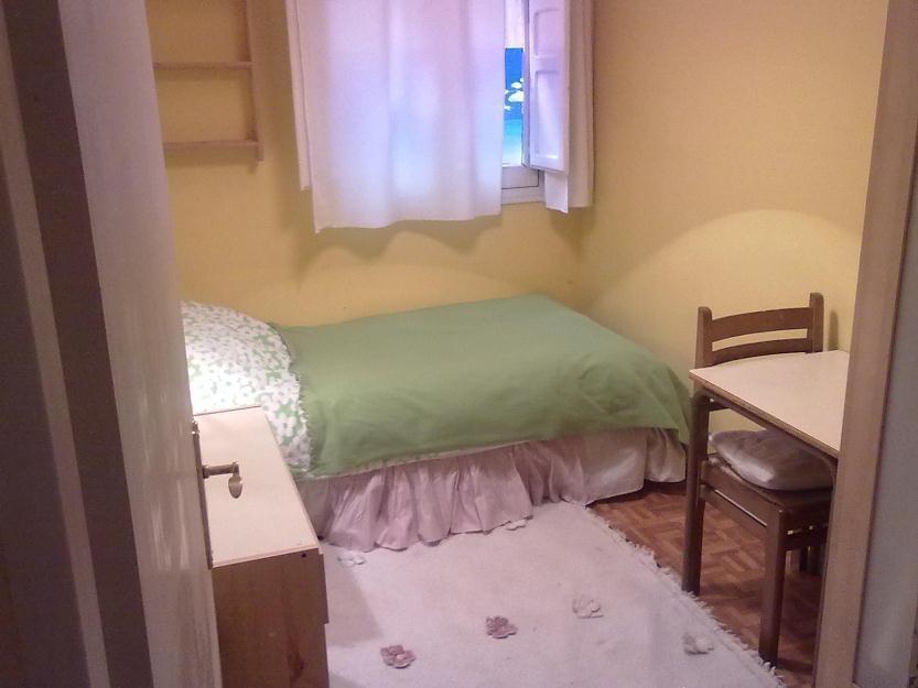 full equipped room flat with terrace_habitacion luminosa limpia madrid centro