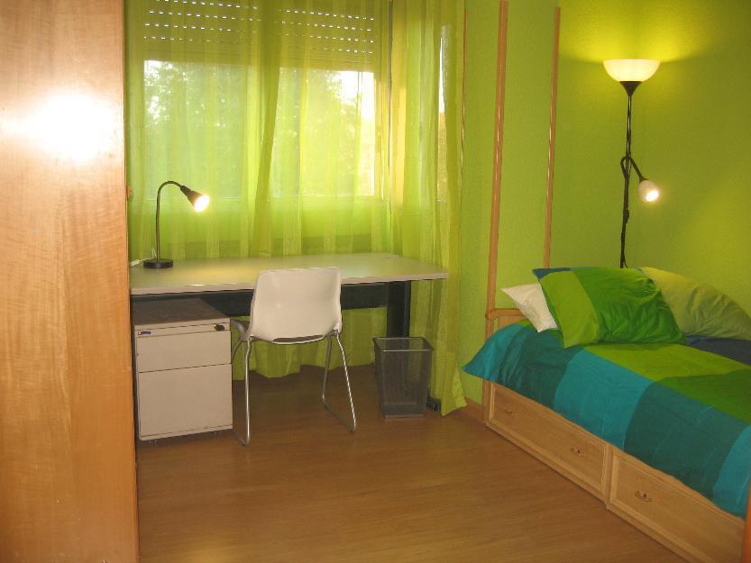 Habitación grande,luminosa, céntrica alquilo en alcala de henares