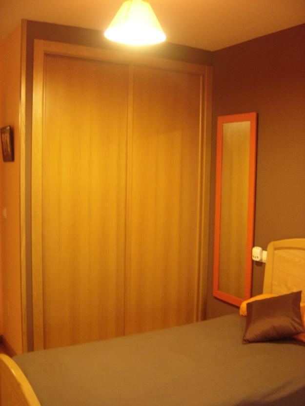 Santiago de Compostela: se alquila habitación / alúgase cuarto / room for rent