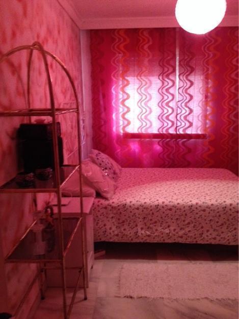 Centro de san pedro de Alcantara se alquila habitaciones a mujeres trabajadoras 230€ con luz y agua.