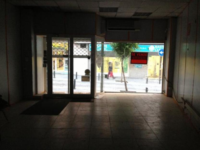 Alquiler local comercial 140m² en la milla de oro comercial de  Alcorcón