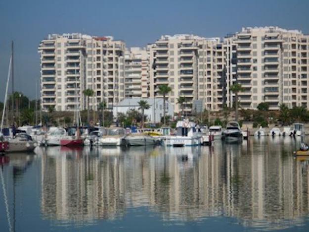 Apartamento en alquiler en ,  (Costa Blanca) - Ref. 2536526