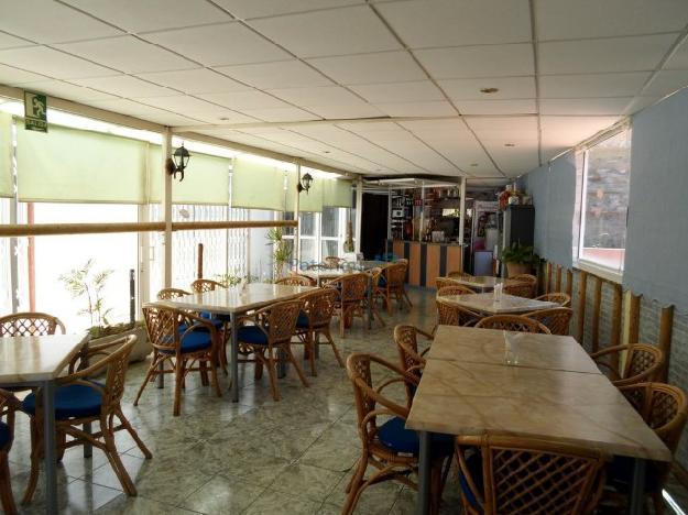 Se vende local comercial más negocio de restauración en San Eugenio, Costa-