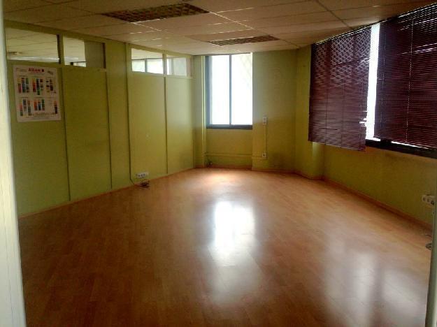 Local comercial en Alquiler en Rubi