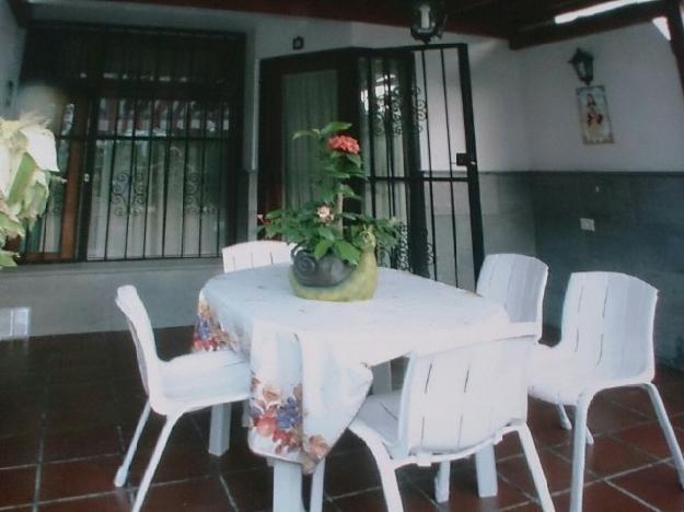 Se alquila, apartamento de dos habitaciones, en el mismo centro de Puerto Rico, Gran Canaria