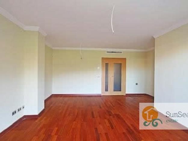 Piso en alquiler en ,  (Costa del Sol) - Ref. 2500643